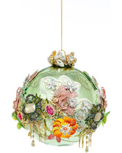 Afbeelding in Gallery-weergave laden, Glass King’s Jewel Bauble Green 13 cm
